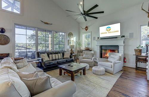 Immaculate Waterfront Family Home for 16 w Private Dock - Foto 14