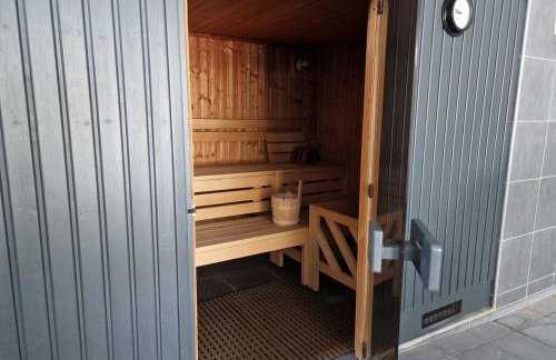 Maison 6 Personnes, Piscine Chauffée, Sauna, 6min du Centre de Pont-Aven - Foto 4