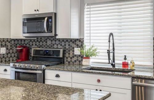 Beautiful 3 Bedroom Private home with easy access - Foto 7