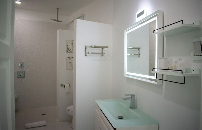 The W Villa 5 B R Oceanfront w Staff - Photo 20