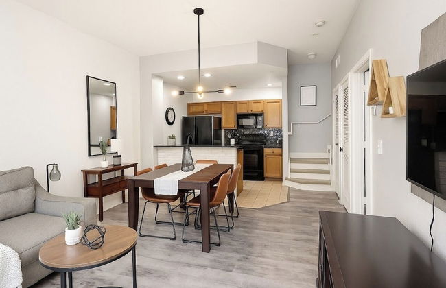 3BR Townhome w/ Pool & BBQ Near Disney - Photo 2