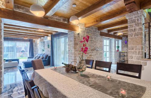 Villa Patrick-Luxury stone house in the center of Istria - Photo 31