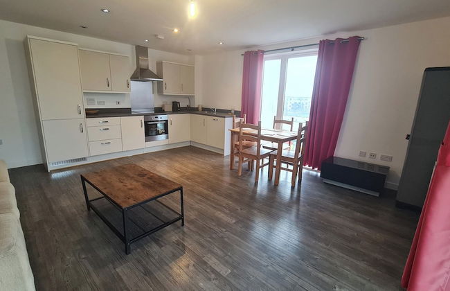 Barking 2 Bed Apt With Parking & Good Travel Links - Foto 29