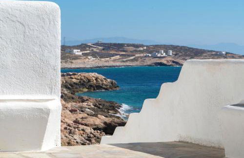 Pahivouni Studios & Suites - Photo 7