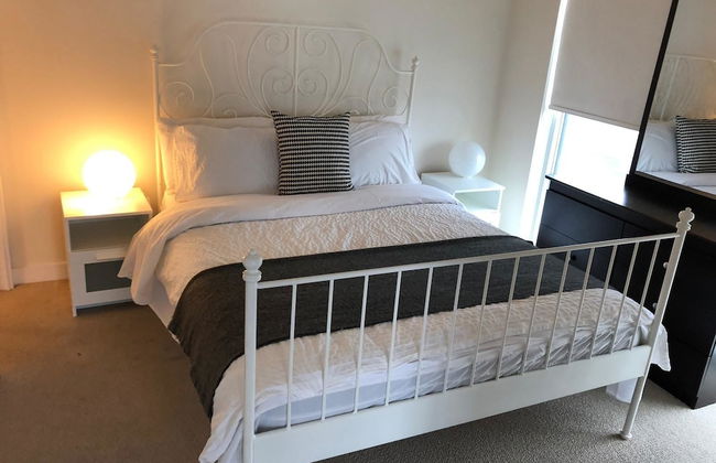 Deluxe Corner Suite - By Elite Suites - Photo 14