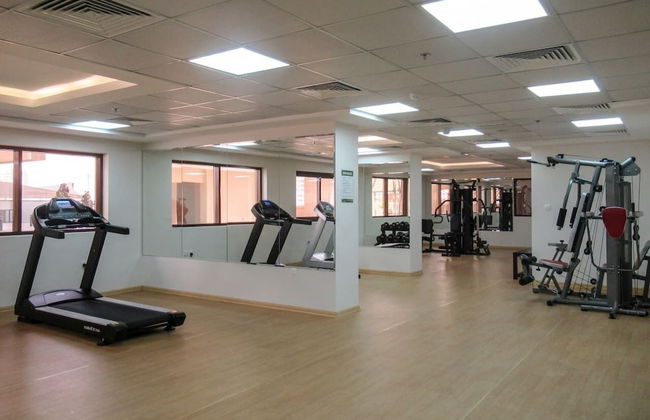 Premier Studio in Sports City w/ Golf Course View! - Foto 14