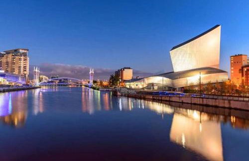 Lets Stay SA Manchester I 2Bed 2Bath l Waterfront l Private Balcony I Relaxing Retreat I Great Location - Foto 61