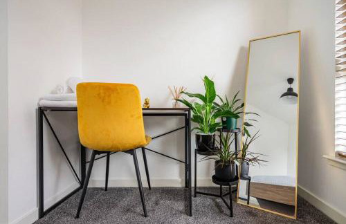 Bright, modern 2 bedroom house with free parking! - Foto 21