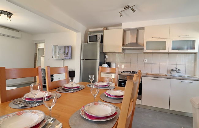 Villa Ivana - Three-bedroom Villa With Private Pool - Photo 9