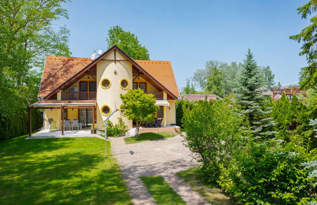 4 bedroom Apartment in Balatonszárszó with garden and terrace - Photo 29