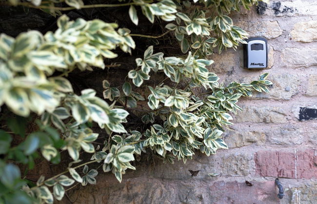 Jasmine Cottage-2BD in Heart of Bourton - Photo 62