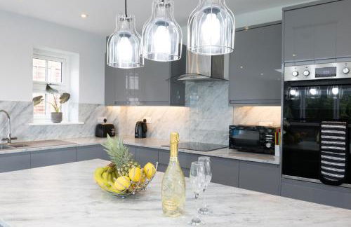 Field View- Amazing 5 bed, Great for contractors and families - Foto 22