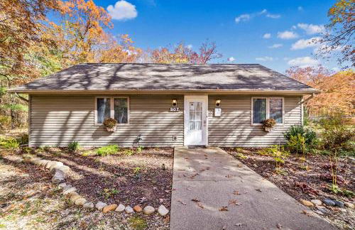 Dog-Friendly Cozy Home with Hot Tub and Lake Access - Foto 16