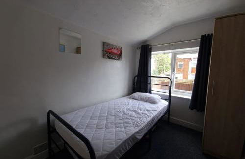 Beth House - Photo 3