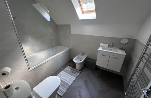 Elegant 5 Bed 5 Bath Home - Foto 14