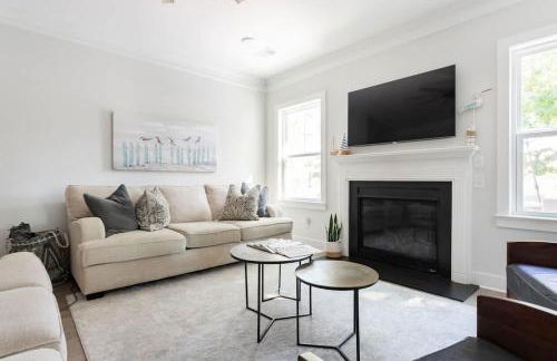 Pleasant Place Villa -Newly Built with Pool Close to downtown&beach - Photo 11