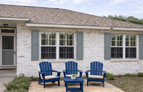 Pool House, Short Drive to Beach, Grill, Smart TV - Foto 26