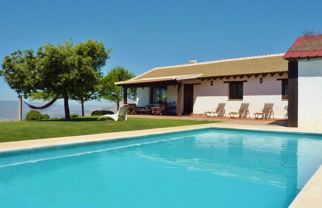 Leisure Meets Tranquility in Beautiful Villa Near Forest - Foto 18