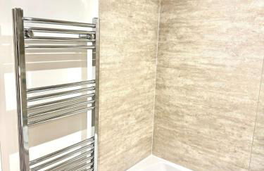 Brand-new flat, King Bed, Sofa Bed with full kitchen, Wi-Fi, self check-in Central location near everything - Foto 43