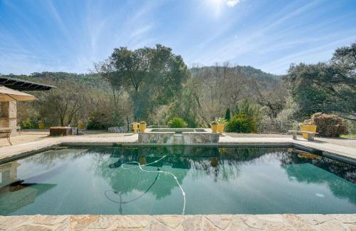 Pool, Peacocks and Views! Lavish Retreat in Gilroy - Foto 34