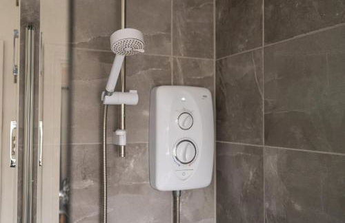 Ideal 2 Bedroom Ground floor Apartment By Jesswood Properties for Contractors & Business, Free Parking and Wifi - Foto 12