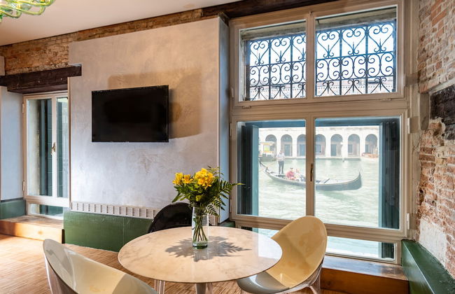 Locanda Leon Bianco on the Grand Canal - Photo 23