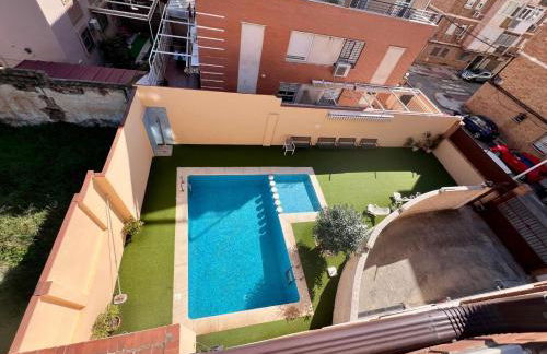 Urban Retreat with Views & Terrace - Foto 32