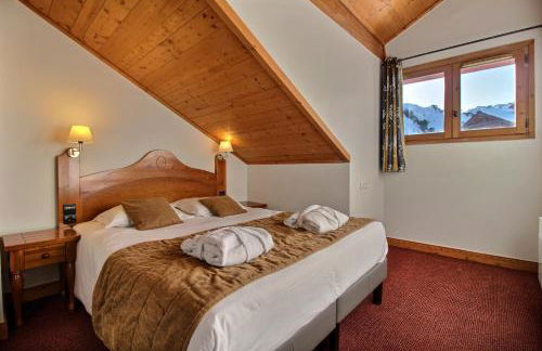 ARC 1950 - Appartement 10 personnes Duplex Cheminée - ski aux pieds - Sauna, Hammam, Jacuzzi - Photo 21