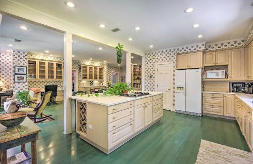 Lush Elkin Home with Porch Views and Pool Table - Foto 13