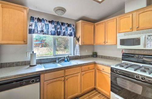 8 Mi to Big Bear Lake and Village Sugarloaf Cabin! - Foto 9