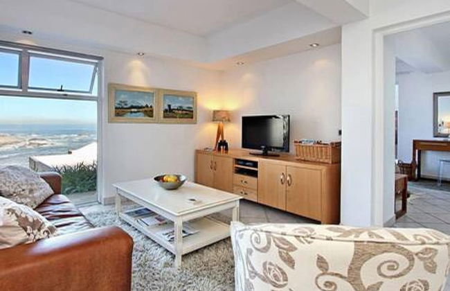 Holiday Apartment w Sea Views Pool CBT Suite - Photo 7