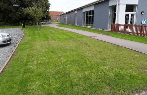 Caravan - Sleeps 6 - Near The Deep & Old Town - Foto 16