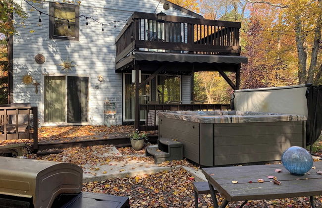 Harmony Cottage by Avantstay Lake Access, Hot Tub, Fire Pit, & Game Room - Foto 34