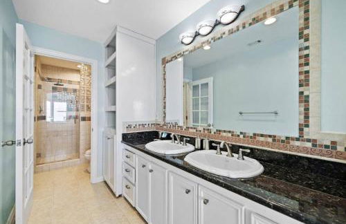 Tranquil Home with Private, Texas-Shaped Pool - Foto 27