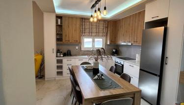 Silver House - Photo 5