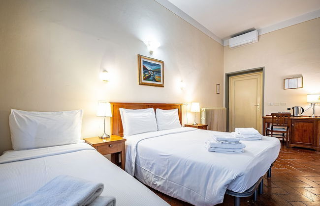 Bellevue House - Photo 17