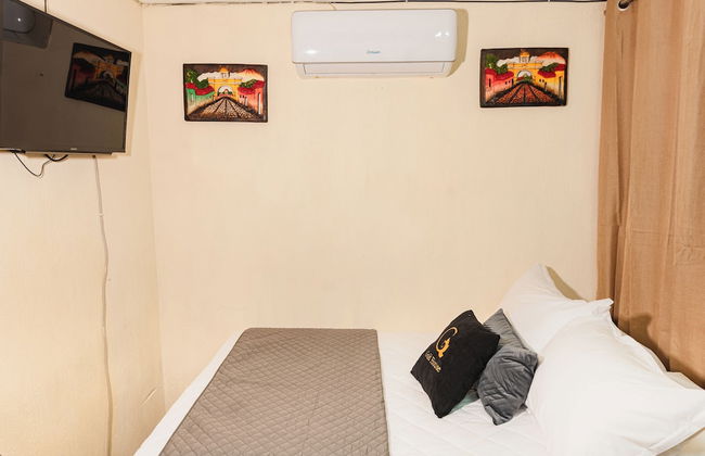 Gold House - Photo 6