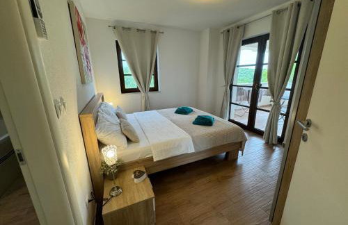 Villa Cecilia - 4 bedrooms, 4 bathrooms, inside heated pool, gym - Photo 14