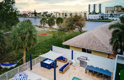 Beachfront Oasis w Htd Pool Cinema Game-Room Tiki - Foto 28