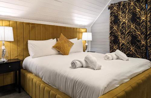 Lugh 9 - Hot Tub-Perth-Pets-Luxury-Hunting Tower - Photo 4