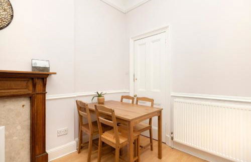 Refined 2-Bed Flat with Classic Edinburgh Charm - Foto 12