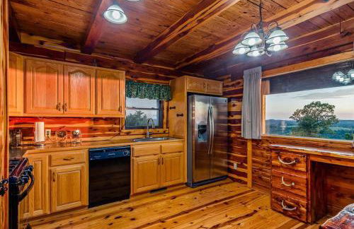 Lodge at OZK Ranch- Incredible mountaintop cabin with hot tub and views - Photo 22