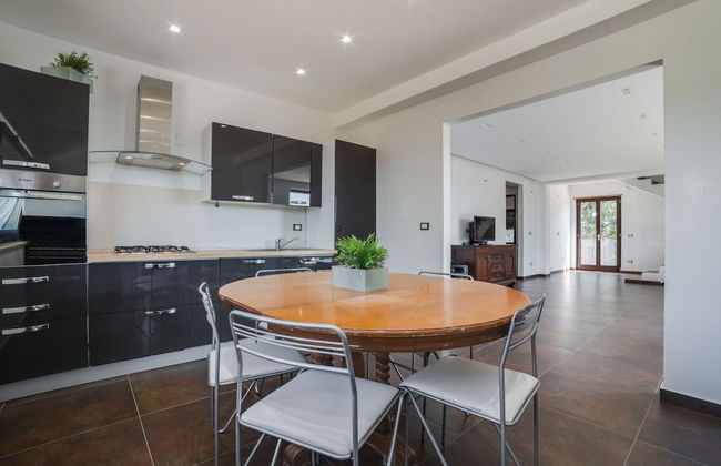 Villa in Nissoria With Private Pool - Foto 8