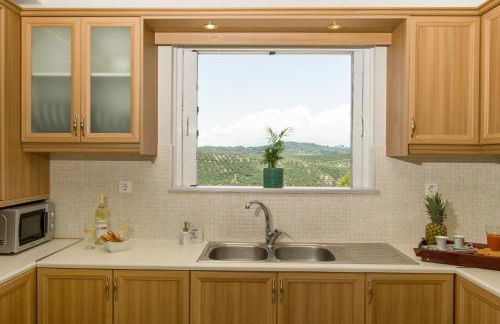 Majestic Villa - Photo 30