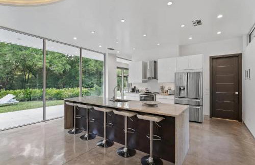 Floral City Oasis - Pool, BBQ Area & Forest View - Foto 21