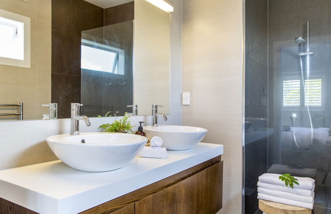 Executive State-Of-The-Art Home - Spa - Photo 31