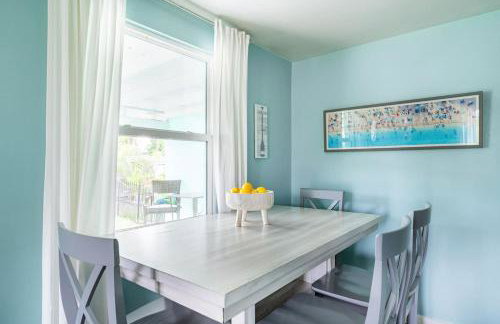 Lemon Bay Hideaway, Retro Beach Bungalow - Foto 38
