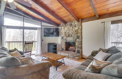 McGaheysville Vacation Rental Yard and Fire Pit! - Foto 1