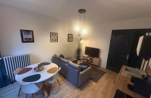 La Cour du Prince - F2 Centre-ville avec cour - Foto 2