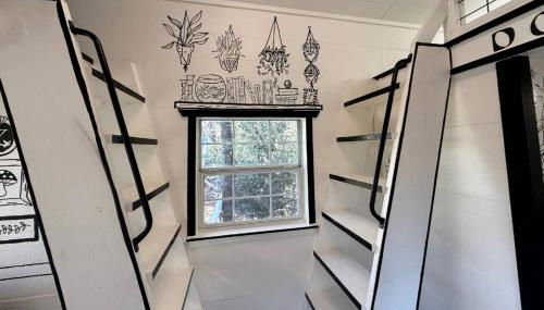 Whimsical Lakefront Tiny Home with Hand-Drawn Doodle Design Near Bastrop, Texas - Foto 3